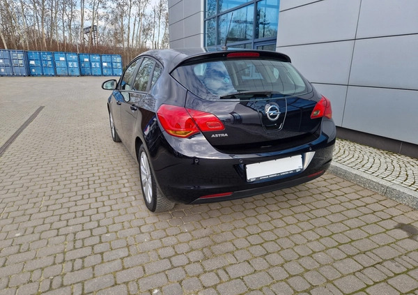 Opel Astra cena 23900 przebieg: 164000, rok produkcji 2010 z Płock małe 326